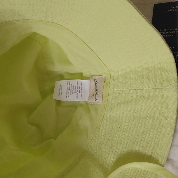 Universal tread adjustable sizing adult hat one size. - Picture 3 of 5